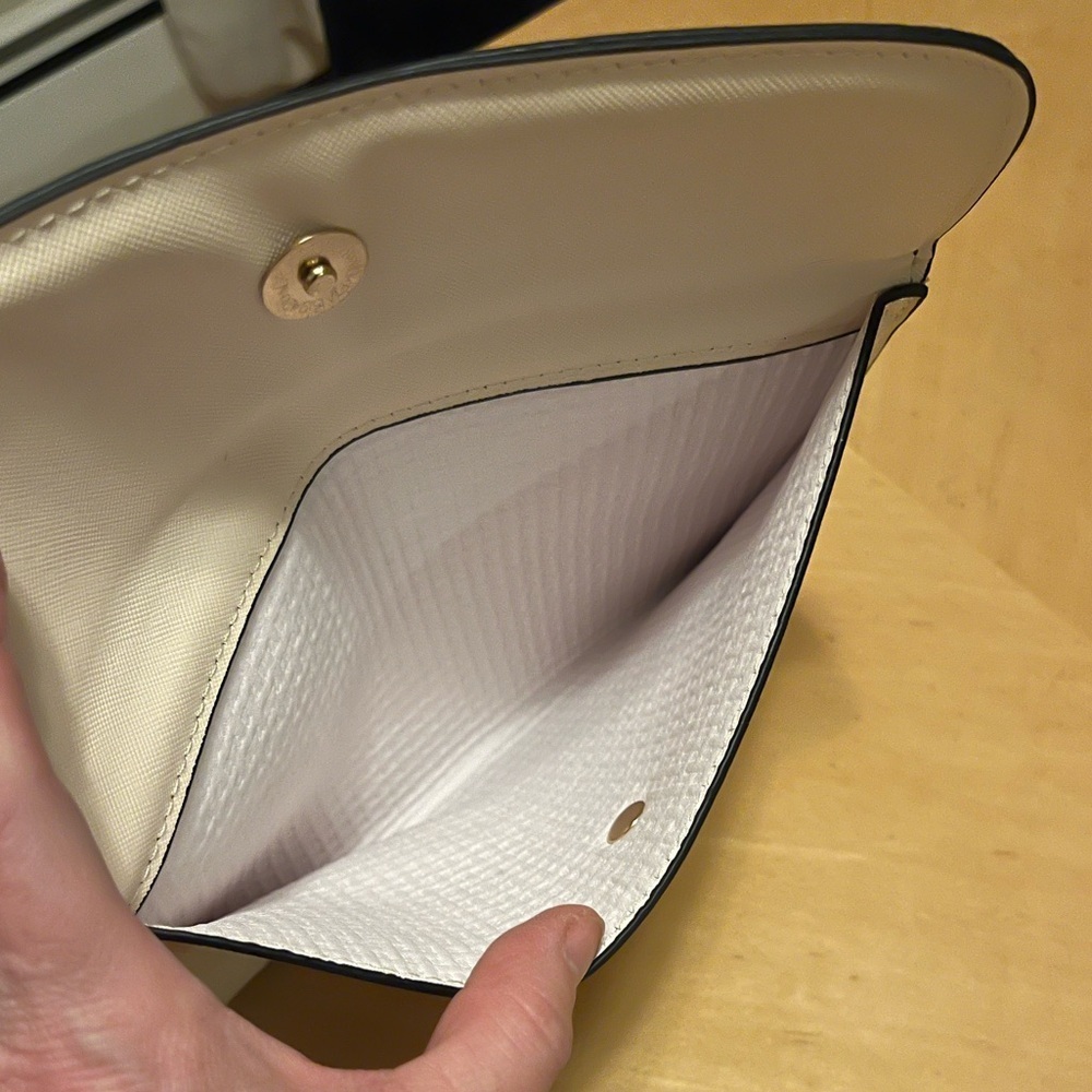 Elim & Paul Sophisticated Cream Wristlet Clutch - Picture 8 of 12